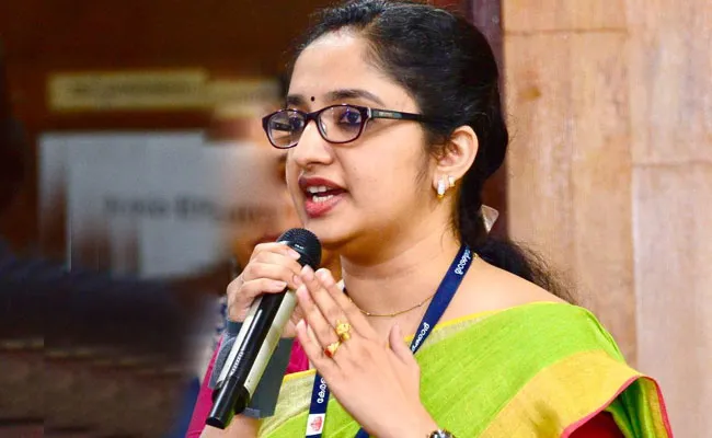 Kerala: ఇద్దరు వ్యక్తులు నన్ను లైంగికంగా.. : కలెక్టర్ దివ్య ఎస్ అయ్యర్
