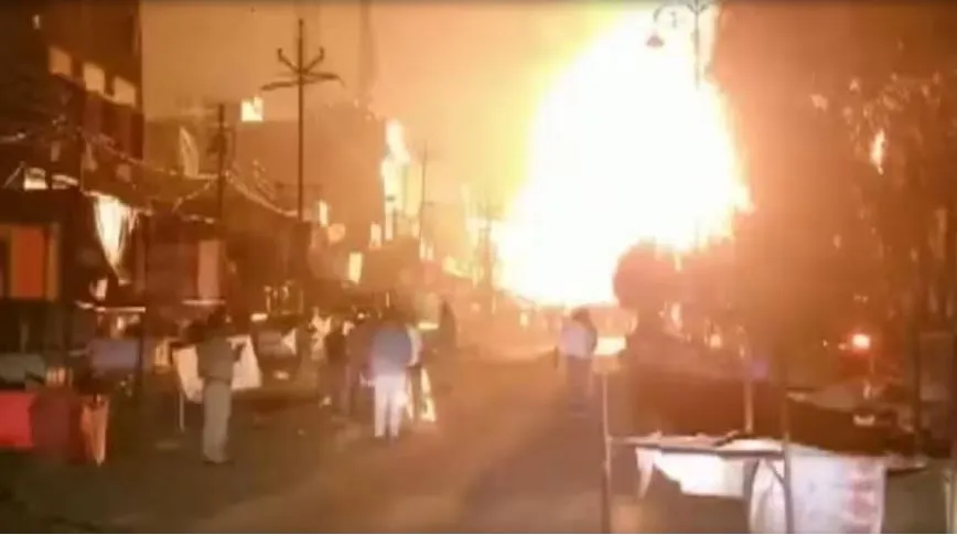 Maharashtra : శంభాజీనగర్ గా పేరు మార్చినందుకు వాగ్వాదం.. ఆపై అల్లర్లు Maharashtra : శంభాజీనగర్ గా పేరు మార్చినందుకు వాగ్వాదం.. ఆపై అల్లర్లు