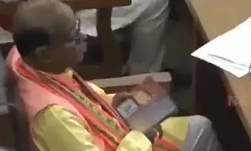 Tripura: మంత్రులు మారని బుద్దులు.. అసెంబ్లీలో పోర్న్ చూస్తూ.. Tripura: మంత్రులు మారని బుద్దులు.. అసెంబ్లీలో పోర్న్ చూస్తూ..