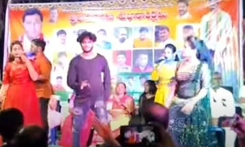 Nalgonda: శ్రీరామ నవమి వేళ రికార్డింగ్ డ్యాన్సులు.. పోటా పోటీగా పార్టీలు