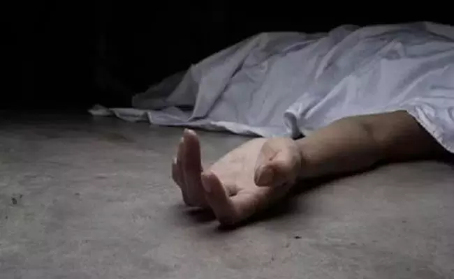 Hyderabad: పెరిగిన పని ఒత్తిడి.. ఐటీ ఉద్యోగి ఆత్మహత్య Hyderabad: పెరిగిన పని ఒత్తిడి.. ఐటీ ఉద్యోగి ఆత్మహత్య