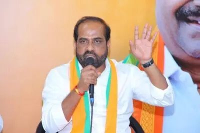 AP : సత్యకుమార్ వాహనంపై అల్లరిమూకల రాళ్ల దాడి AP : సత్యకుమార్ వాహనంపై అల్లరిమూకల రాళ్ల దాడి