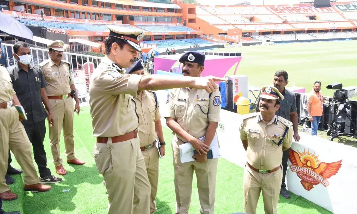 IPL: ఉప్పల్లో మొదటి మ్యాచ్.. భద్రత కట్టుదిట్టం IPL: ఉప్పల్లో మొదటి మ్యాచ్.. భద్రత కట్టుదిట్టం