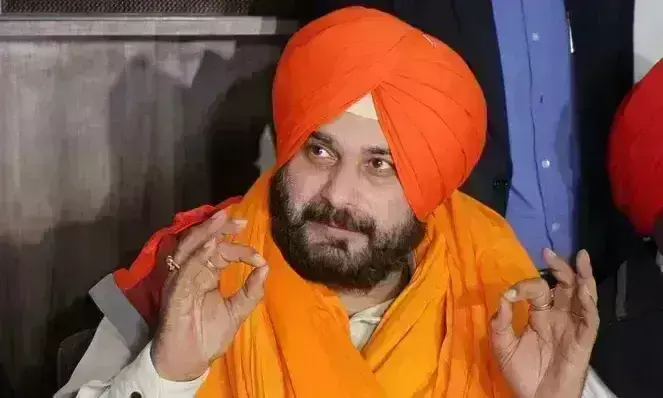 National: ప్రజాస్వామ్యానికి సంకెళ్లు: నవ్‌జ్యోత్‌ సింగ్‌ సిద్ధూ