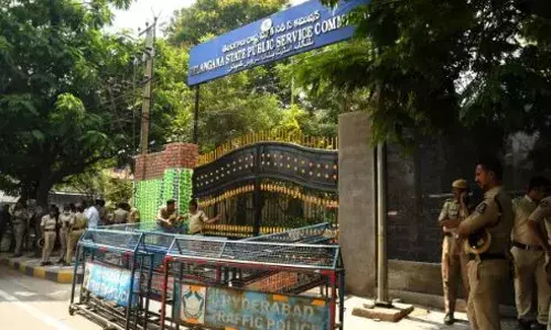 TSPSC పేపర్ లీక్ పై భగ్గుమంటున్న విపక్షాలు