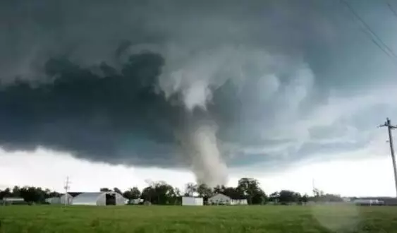 USA Tornadoes: అమెరికాలో టోర్నడోల బీభత్సం USA Tornadoes: అమెరికాలో టోర్నడోల బీభత్సం
