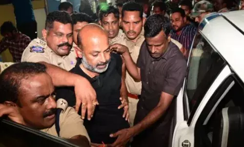 TS : బండి సంజయ్ అరెస్ట్... హైకోర్టులో హెబియస్ కార్పస్ పిటిషన్ దాఖలు