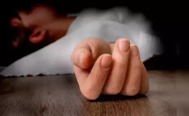 Vikarabad: పదోతరగతి విద్యార్థి పరీక్ష బాగా రాయలేదని.. Vikarabad: పదోతరగతి విద్యార్థి పరీక్ష బాగా రాయలేదని..