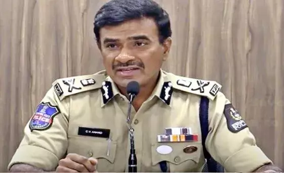 Hyderabad : ప్రశాంతంగా హనుమాన్ శోభాయాత్ర : సీపీ ఆనంద్ Hyderabad : ప్రశాంతంగా హనుమాన్ శోభాయాత్ర : సీపీ ఆనంద్