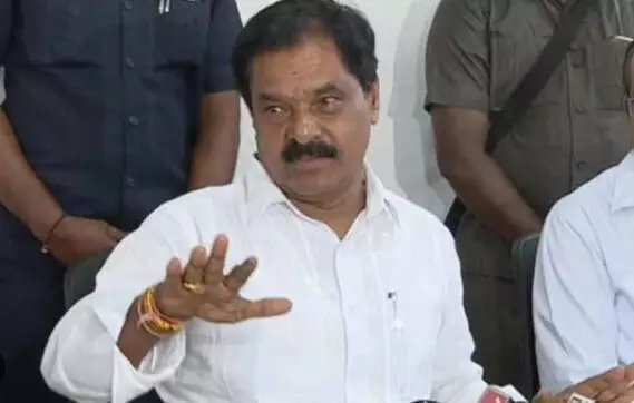 AP : డిప్యూటీ సీఎం నారాయణ స్వామికి మళ్లీ నిరసన సెగ AP : డిప్యూటీ సీఎం నారాయణ స్వామికి మళ్లీ నిరసన సెగ