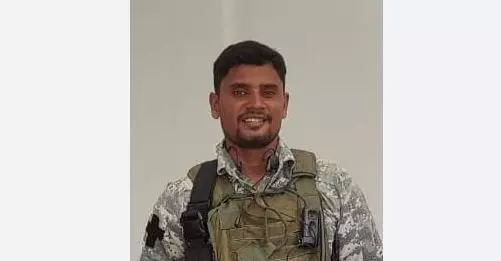 AP : అధికారిక లాంఛనాలతో నేవీ కమాండర్ గోవింద్ అంత్యక్రియలు AP : అధికారిక లాంఛనాలతో నేవీ కమాండర్ గోవింద్ అంత్యక్రియలు