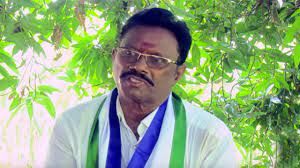 ఎమ్మెల్యే పుట్టినరోజు.. కేక్‌ కట్‌ చేసిన ఖాకీలు