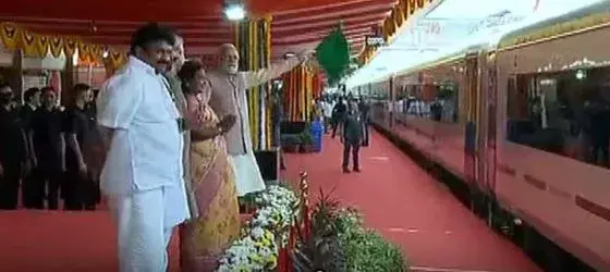 Telangana : వందేభారత్ రైలును ప్రారంభించిన ప్రధాని మోదీ Telangana : వందేభారత్ రైలును ప్రారంభించిన ప్రధాని మోదీ