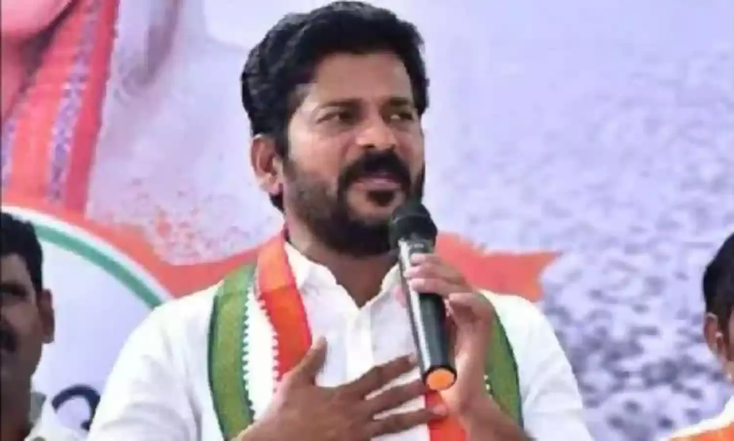 TS : కలిసికట్టుగా నడవాలి.. అధికారంలోకి రావాలి : రేవంత్ రెడ్డి TS : కలిసికట్టుగా నడవాలి.. అధికారంలోకి రావాలి : రేవంత్ రెడ్డి