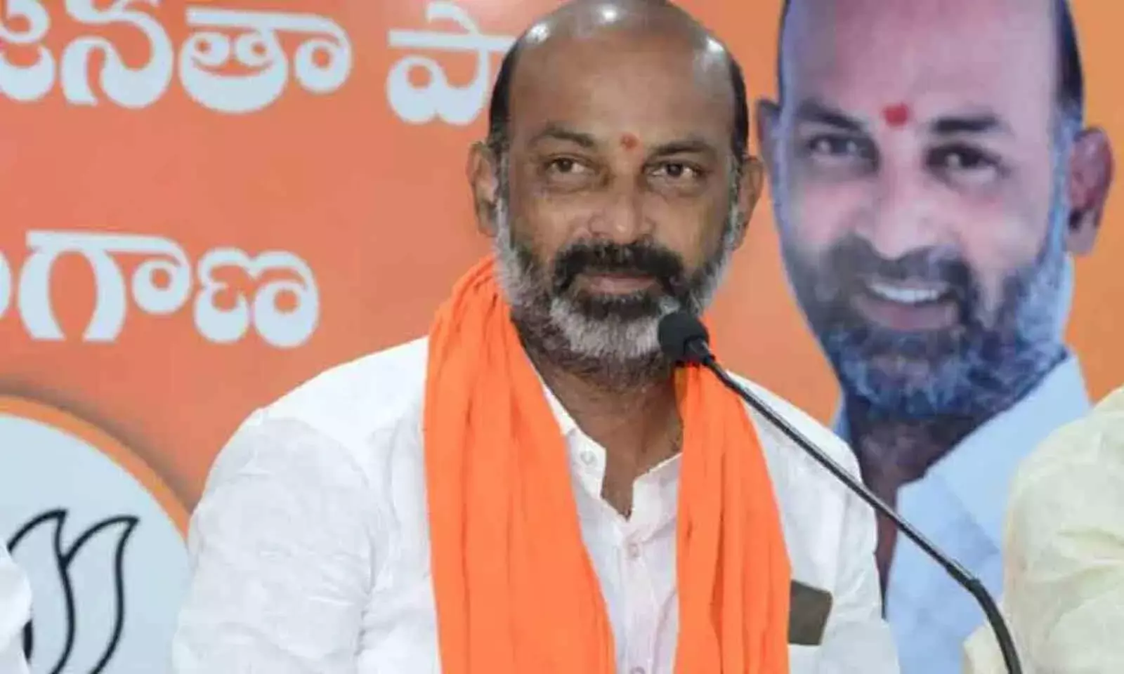 తెలంగాణ వీరులను ప్రభుత్వం విస్మరించింది: బండి సంజయ్ తెలంగాణ వీరులను ప్రభుత్వం విస్మరించింది: బండి సంజయ్