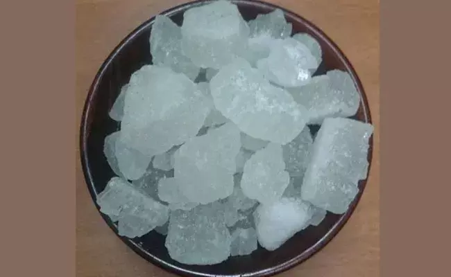 Mishri Benefits: నోటి దుర్వాసనను దూరం చేసే పటికబెల్లం..