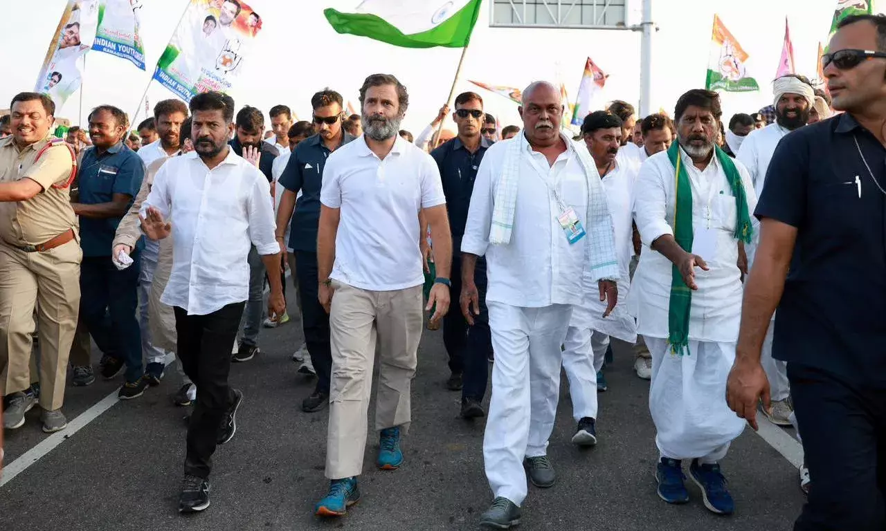 Editorial: ఆదిలాబాద్ జిల్లాలో ఇంటిపోరు రాజకీయం... Editorial: ఆదిలాబాద్ జిల్లాలో ఇంటిపోరు రాజకీయం...