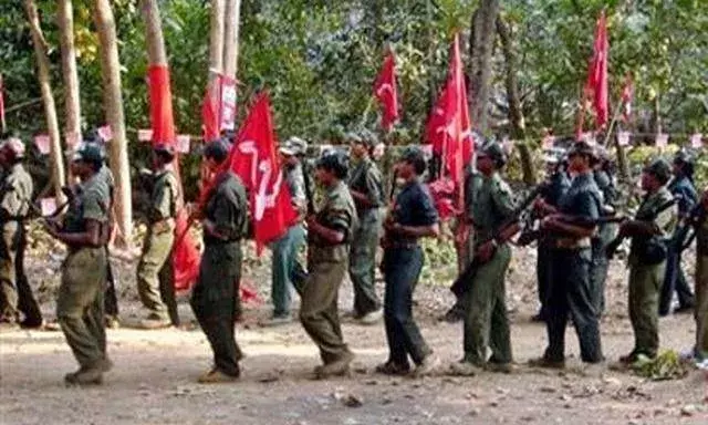 ఖమ్మం జిల్లాలో మావోయిస్టుల లేఖ కలకలం.. ఏరియల్ బాంబింగ్ సిగ్గుచేటు ఖమ్మం జిల్లాలో మావోయిస్టుల లేఖ కలకలం.. ఏరియల్ బాంబింగ్ సిగ్గుచేటు