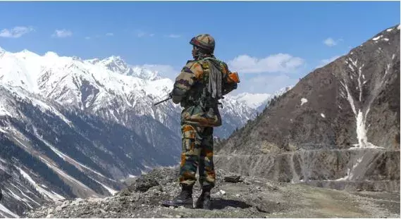 Nellore : సీతారాంపూర్ లో ముగిసిన జవాన్ అంత్యక్రియలు Nellore : సీతారాంపూర్ లో ముగిసిన జవాన్ అంత్యక్రియలు