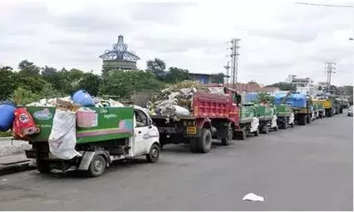 బిల్లులు పెండింగ్.. GHMC టిప్పర్ లారీలు ఆగిపోయాయి
