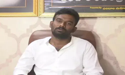 ఆరు హత్య కేసుల్లో నిందితుడిని కేతిరెడ్డి పక్కనపెట్టుకున్నాడు: శ్రీరామ్ ఆరు హత్య కేసుల్లో నిందితుడిని కేతిరెడ్డి పక్కనపెట్టుకున్నాడు: శ్రీరామ్