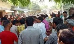 Crime: అక్రమ సంబంధానికి అడ్డుగా ఉందని మూడేళ్ల పాపను చంపిన దుర్మార్గుడు Crime: అక్రమ సంబంధానికి అడ్డుగా ఉందని మూడేళ్ల పాపను చంపిన దుర్మార్గుడు