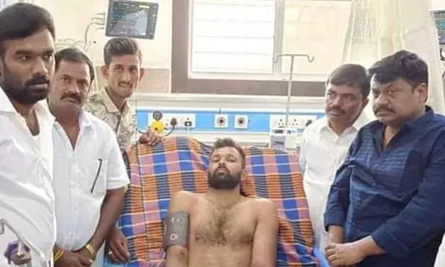 Darmavaram: ఆర్మీ ఉద్యోగిపై దాడి..నిందితులపై బెయిలబుల్ కేసు Darmavaram: ఆర్మీ ఉద్యోగిపై దాడి..నిందితులపై బెయిలబుల్ కేసు