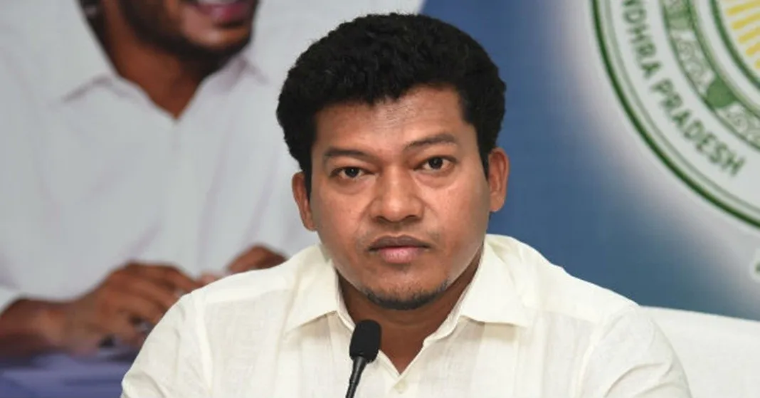 AP : కల్లు తాగిన కోతిలా హరీష్రావు మాట్లాడుతున్నాడు : మంత్రి అప్పలరాజు AP : కల్లు తాగిన కోతిలా హరీష్రావు మాట్లాడుతున్నాడు : మంత్రి అప్పలరాజు