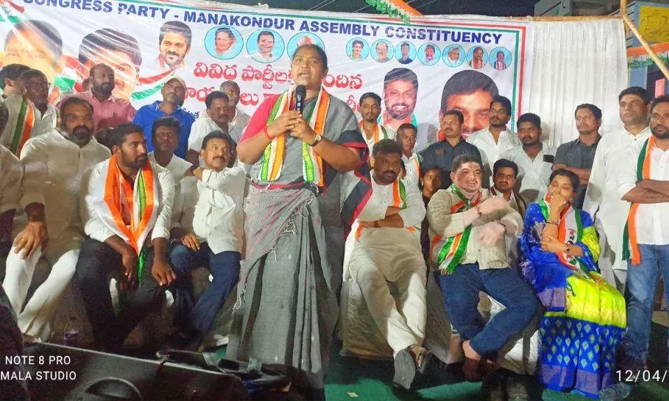 రసమయి తాటాకు చప్పుల్లకు ఎవరూ భయపడరు: ఎమ్మెల్యే సీతక్క