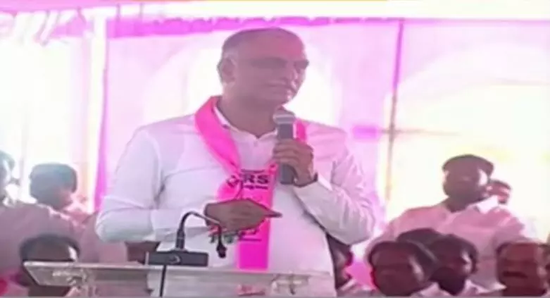 ఏపీ ప్రజలకు గులాబీ జెండానే అండ : మంత్రి హరీష్ రావు ఏపీ ప్రజలకు గులాబీ జెండానే అండ : మంత్రి హరీష్ రావు
