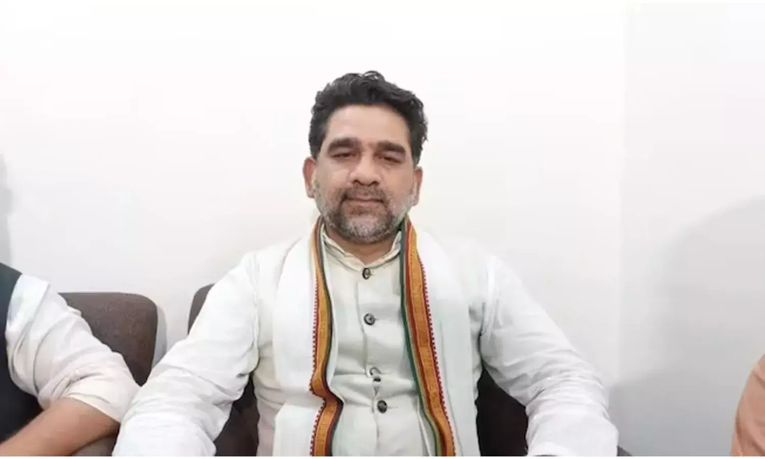 Uttar Pradesh: మునిసిపల్ ఎన్నికలు మోసుకొచ్చిన పెళ్లి వార్త.. 45 ఏళ్ల కాంగ్రెస్ నాయకుడు.. Uttar Pradesh: మునిసిపల్ ఎన్నికలు మోసుకొచ్చిన పెళ్లి వార్త.. 45 ఏళ్ల కాంగ్రెస్ నాయకుడు..