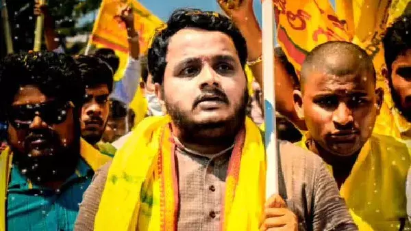 అంబేడ్కర్‌ రాజ్యాంగం వల్లే  క్షేమంగా తిరుగుతున్నాం : చింతకాయల విజయ్‌