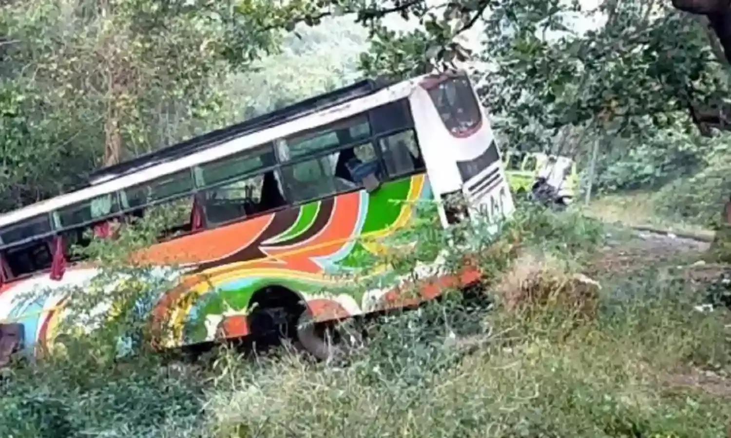 Maharastra:m మహారాష్ట్రలో ఘోర రోడ్డు ప్రమాదం Maharastra:m మహారాష్ట్రలో ఘోర రోడ్డు ప్రమాదం