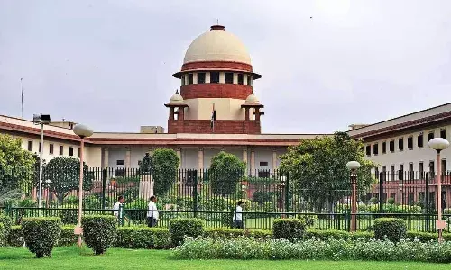 వాలంటీర్లకు రెండు వందల ఆర్థిక సాయం కేసులో సుప్రీం సంచలన వాఖ్యలు వాలంటీర్లకు రెండు వందల ఆర్థిక సాయం కేసులో సుప్రీం సంచలన వాఖ్యలు