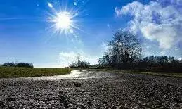 తెలంగాణాలో భిన్నమైన వాతావరణ పరిస్థితులు