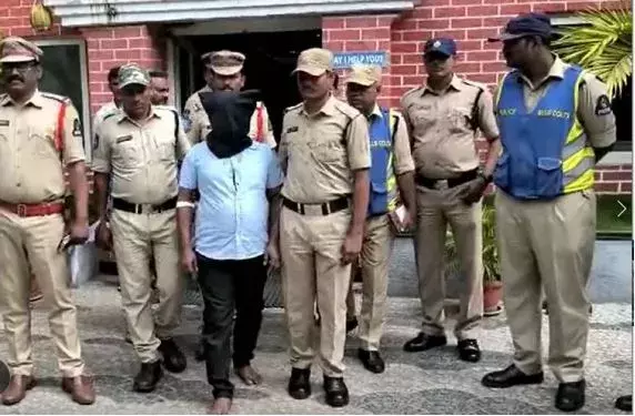 డీఏవీ స్కూల్ ఘటనలో నిందితుడికి 20ఏళ్ల జైలు శిక్ష డీఏవీ స్కూల్ ఘటనలో నిందితుడికి 20ఏళ్ల జైలు శిక్ష