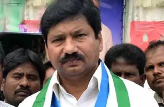 AP : మంత్రి జోగి రమేష్కు సొంత పార్టీ నేతల షాక్ AP : మంత్రి జోగి రమేష్కు సొంత పార్టీ నేతల షాక్