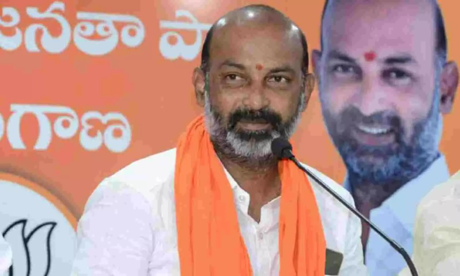 నా కేసు కొట్టేయండి..హైకోర్టులో బండి సంజయ్ క్వాష్ పిటిషన్ నా కేసు కొట్టేయండి..హైకోర్టులో బండి సంజయ్ క్వాష్ పిటిషన్