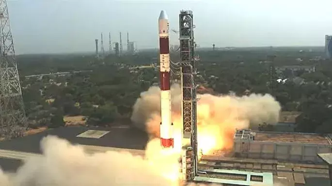 ISRO : PSLV-C55 ను విజయవంతంగా లాంచ్ చేసిన ఇస్రో ISRO : PSLV-C55 ను విజయవంతంగా లాంచ్ చేసిన ఇస్రో