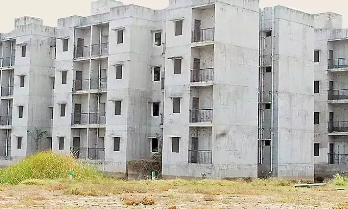 పాడుబడ్డ టిడ్కో ఇళ్లు పాడుబడ్డ టిడ్కో ఇళ్లు