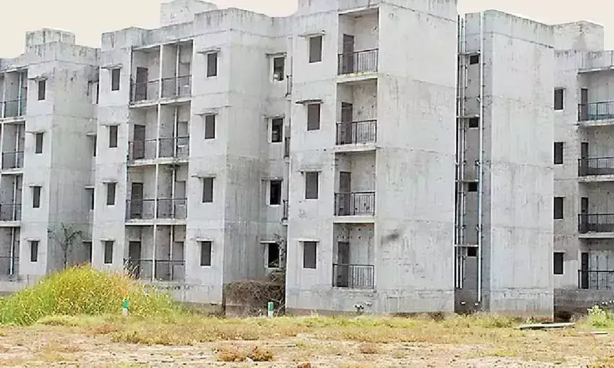 పాడుబడ్డ టిడ్కో ఇళ్లు పాడుబడ్డ టిడ్కో ఇళ్లు