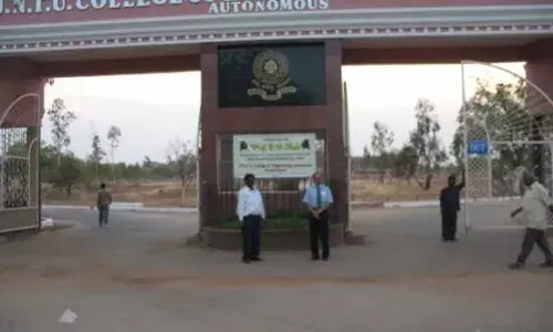 విద్యాశాఖ అధికారులు అత్యుత్సాహం.. సీఎం సభకోసం పరీక్షలు వాయిదా