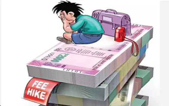 Hyderabad : కార్పొరేట్‌ స్కూల్స్‌ యాజమాన్యంపై పేరెంట్స్ ఫైర్