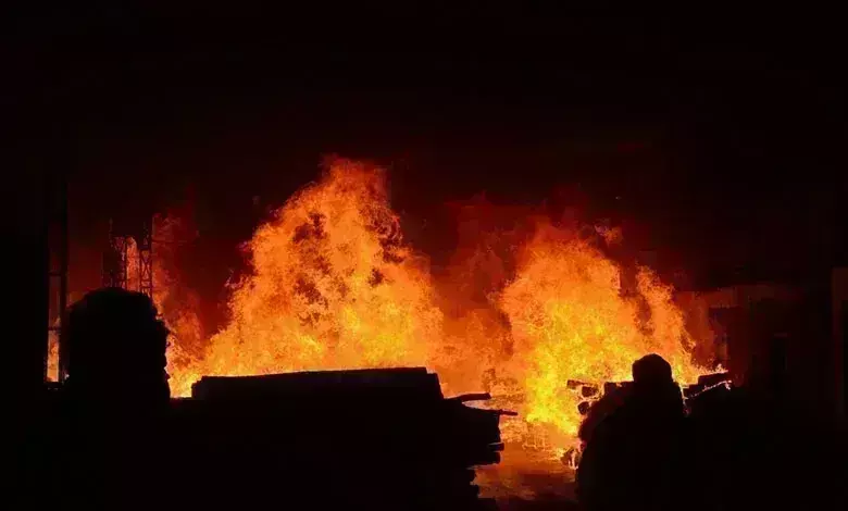 Vizianagaram: బాణసంచా తయారీ కంపెనీలో భారీ పేలుడు..ఒకరు సజీవదహనం Vizianagaram: బాణసంచా తయారీ కంపెనీలో భారీ పేలుడు..ఒకరు సజీవదహనం