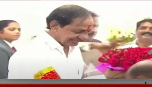 తెలంగాణ సచివాలయాన్ని ప్రారంభించిన సీఎం కేసీఆర్ తెలంగాణ సచివాలయాన్ని ప్రారంభించిన సీఎం కేసీఆర్