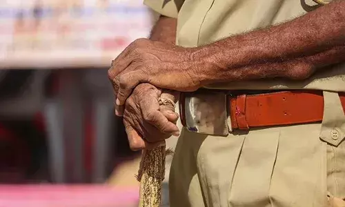 Assam : మందుతాగే పోలీసులకు స్వంచంద పదవీ విరమణ Assam : మందుతాగే పోలీసులకు స్వంచంద పదవీ విరమణ