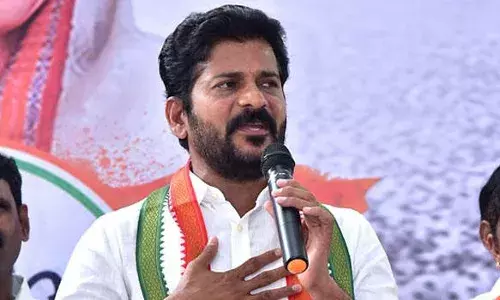 సచివాలయం వద్ద టెన్షన్.. రేవంత్‌ను అడ్డుకున్న పోలీసులు