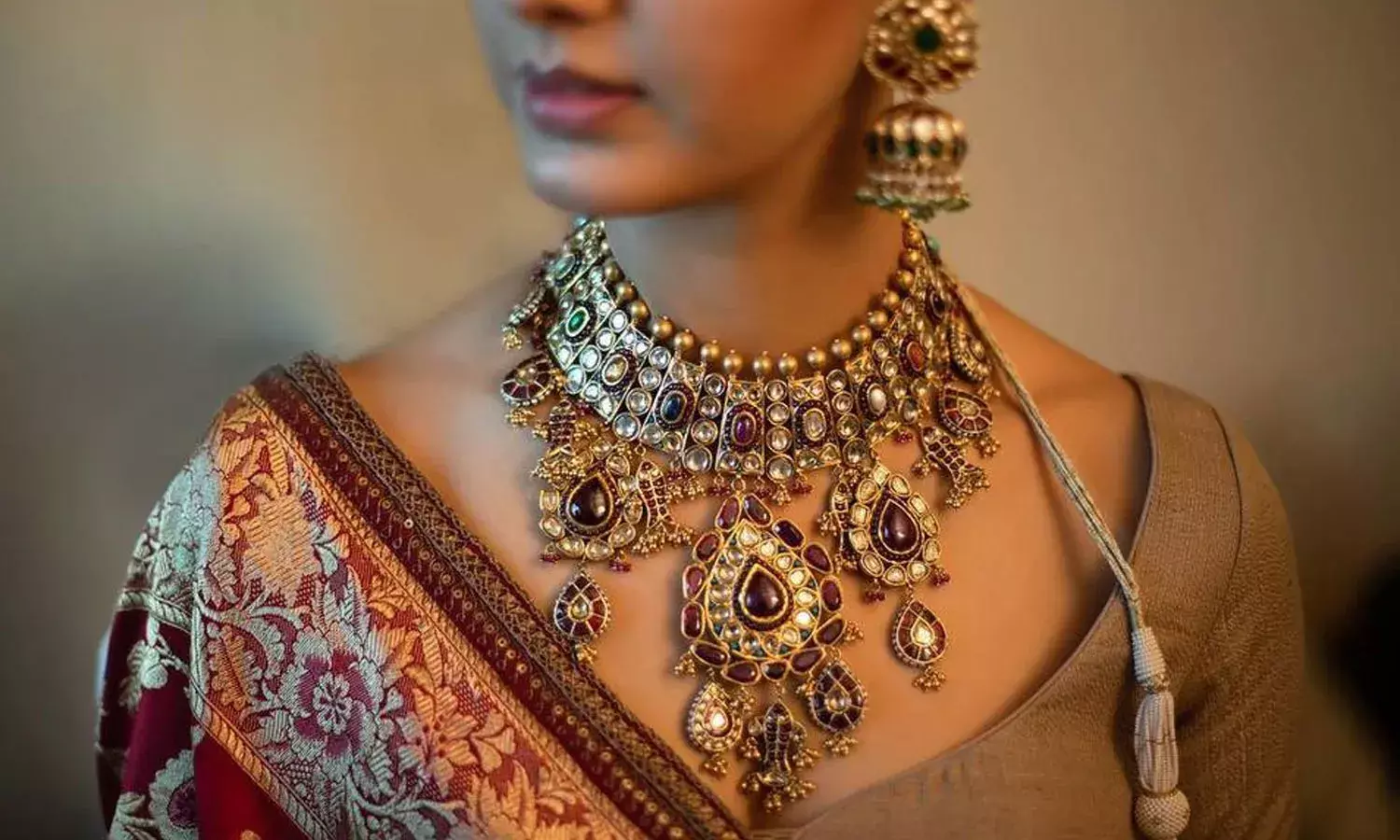 Gold and Silver Rates Today : నిలకడగా బంగారం, వెండి ధరలు.. Gold and Silver Rates Today : నిలకడగా బంగారం, వెండి ధరలు..