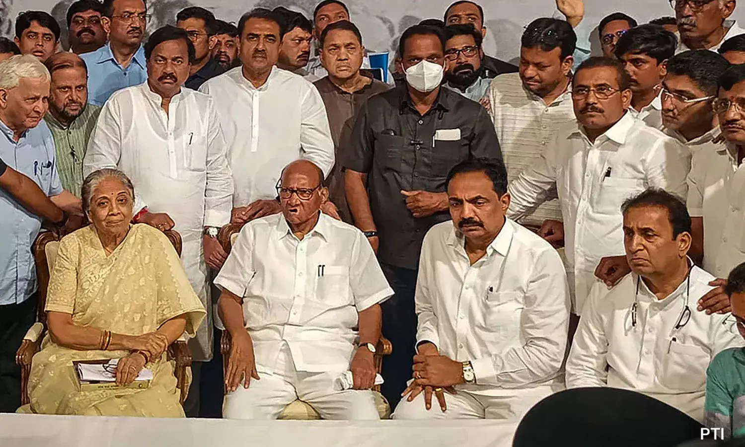 ఎన్సిపి అధ్యక్ష పదవికి శరద్ పవార్ రాజీనామా.. ఎన్సిపి అధ్యక్ష పదవికి శరద్ పవార్ రాజీనామా..