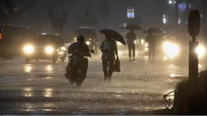 Rains : ఐదు రాష్ట్రాలకు ఎల్లో అలర్ట్ Rains : ఐదు రాష్ట్రాలకు ఎల్లో అలర్ట్